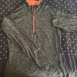 NIKE DRI-FIT 1/4 ZIP UP